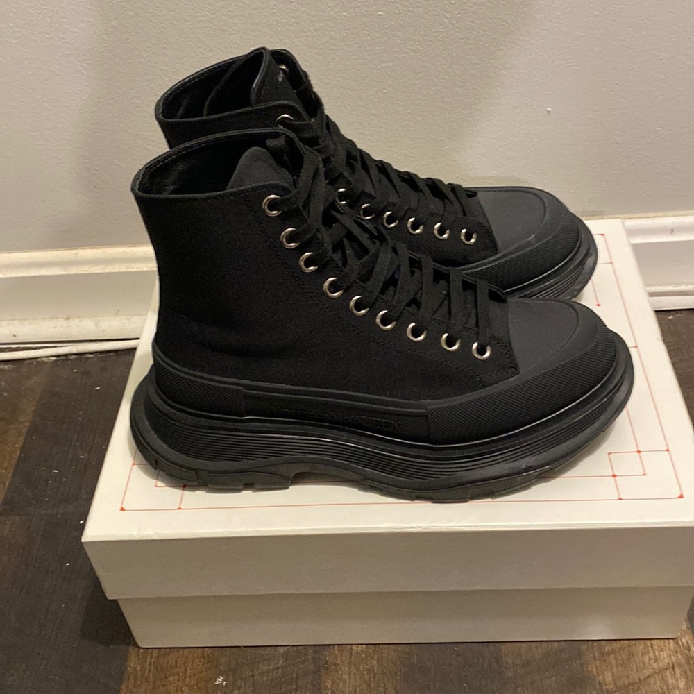 Alexander McQueen Tread Slick Boot in Black size 41
